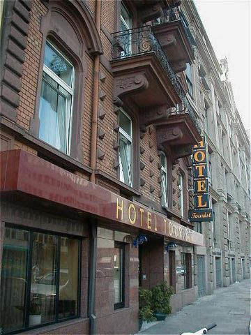 Hotel Tourist Frankfurt pe Main Exterior foto