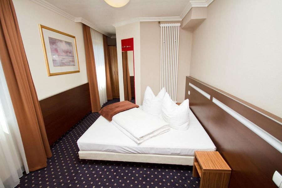 Hotel Tourist Frankfurt pe Main Cameră foto