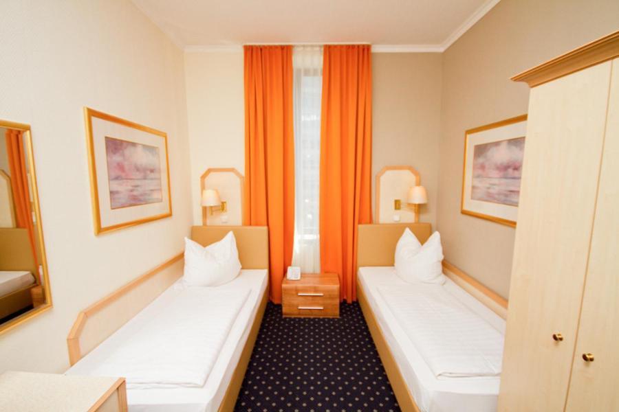 Hotel Tourist Frankfurt pe Main Cameră foto